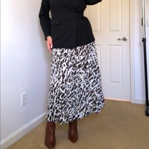 Anthropologie Maeve pleated maxi skirt, size M. Never worn.